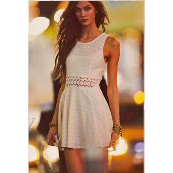 Free People Dresses & Skirts - Free people white daisy dress ASO Taylor Swift!